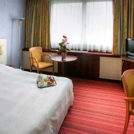 Hotel Mercure Parc Micaud 4*