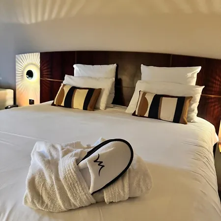 Mercure Parc Micaud - & Bar מלון בסאנקון